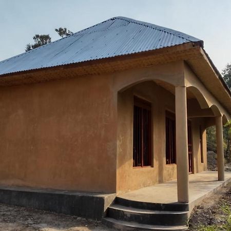 Om Hostel Bunyonyi Kabale Exterior foto