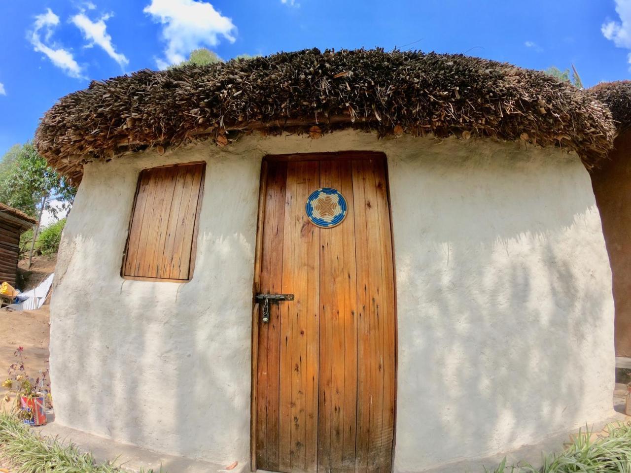 Om Hostel Bunyonyi Kabale Exterior foto